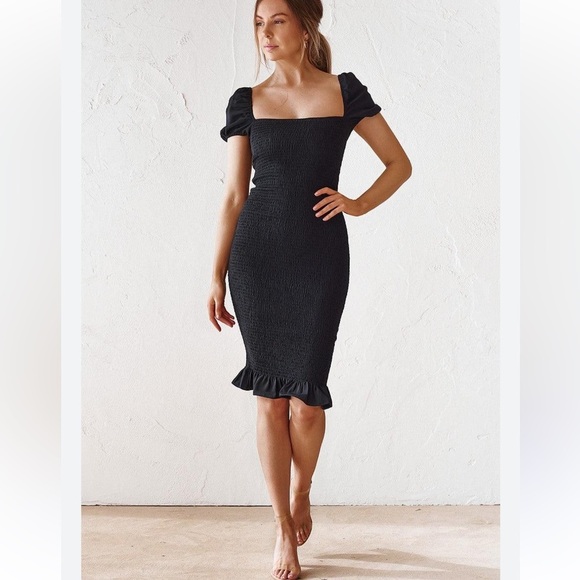 Abercrombie & Fitch Black Smocked Midi Dress Sz SP Ruffle Hem bodycon feminine - Picture 1 of 9